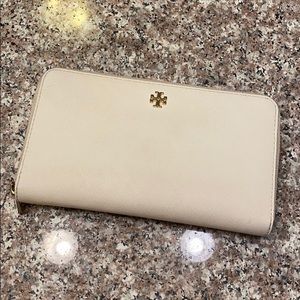 Tory Burch wallet